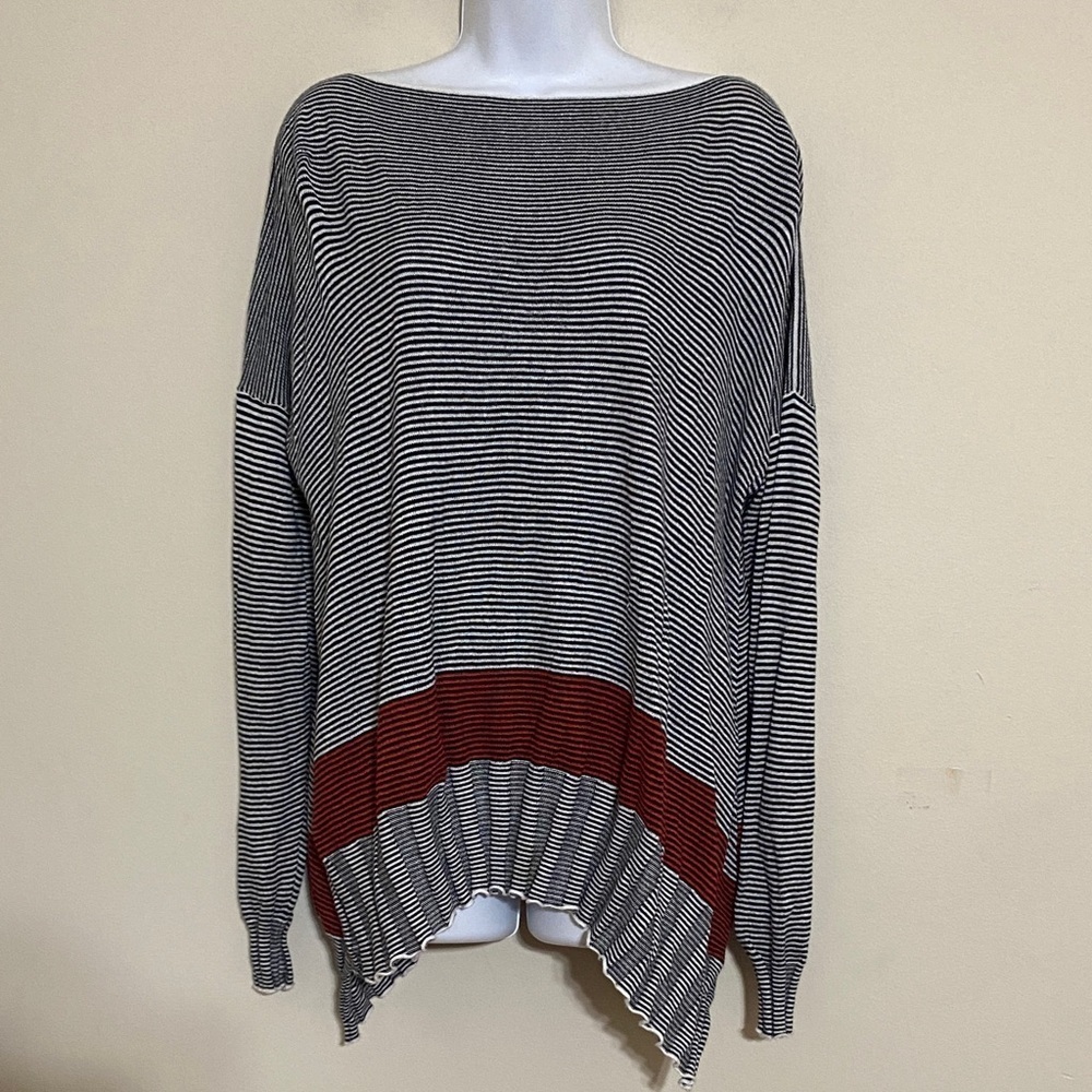 Pla-Net Striped Black White Sweater with Red Accent pull on casual retro office